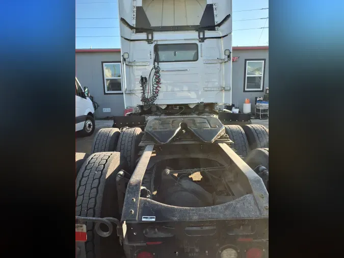 2018 VOLVO VNL64TRACTOR