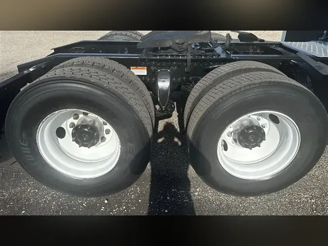 2020 FREIGHTLINER CA126