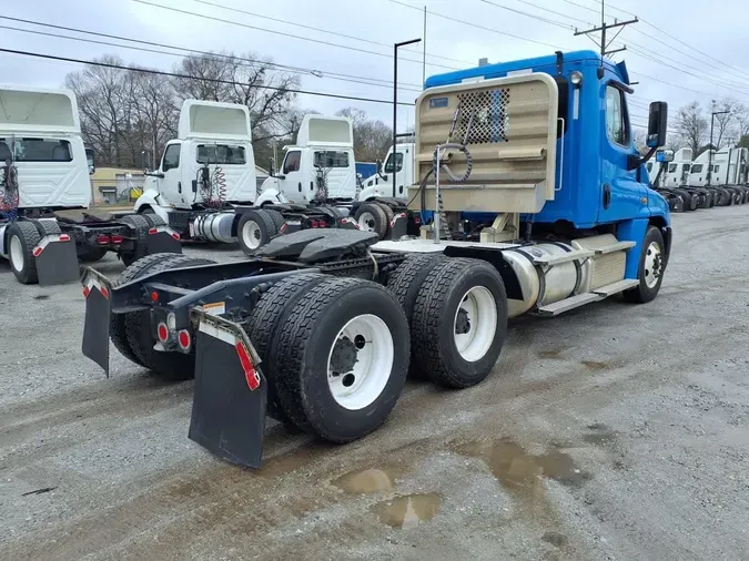 2020 FREIGHTLINER/MERCEDES CASCADIA 125