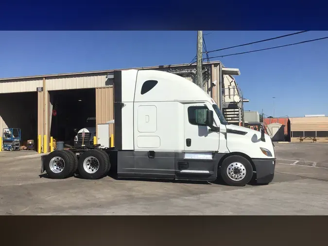 2021 Freightliner Cascadia