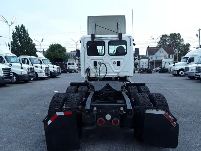 2016 FREIGHTLINER/MERCEDES CASCADIA 125