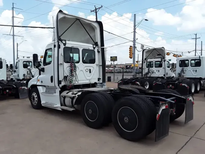 2020 FREIGHTLINER CASCADIA 125