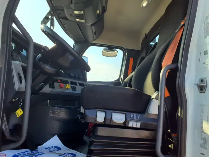 2019 FREIGHTLINER/MERCEDES NEW CASCADIA 126