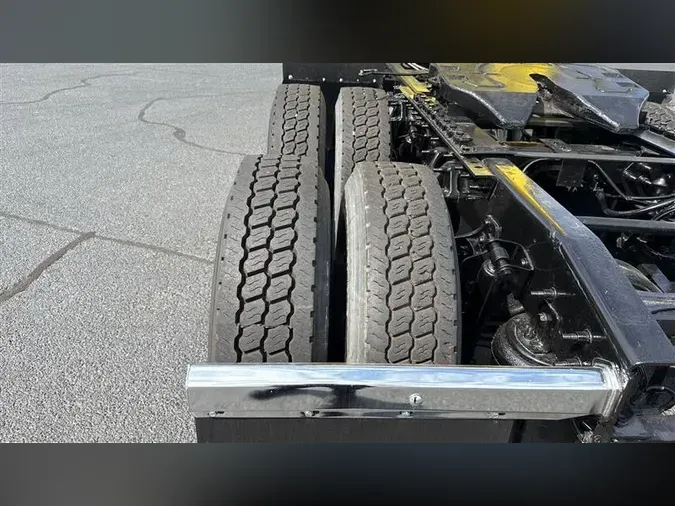 2019 INTERNATIONAL RH613