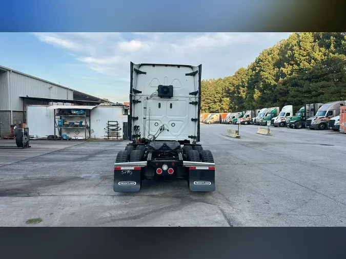 2022 Freightliner Cascadia 126