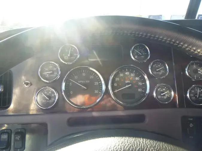 2021 Peterbilt 389
