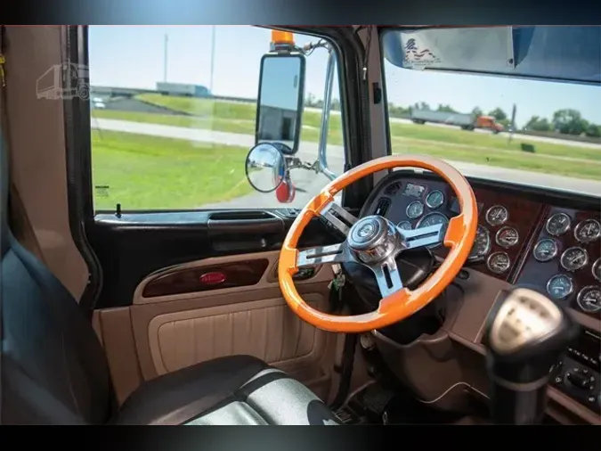 2021 PETERBILT 389