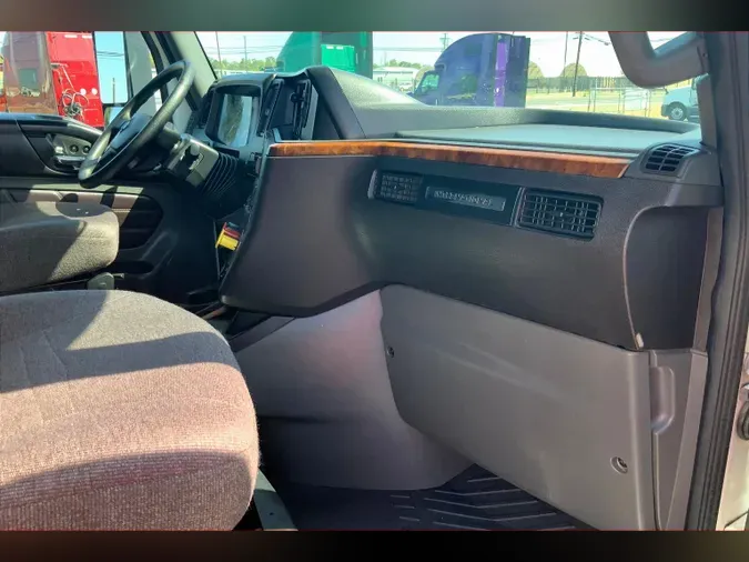 2022 INT LT625 6x4