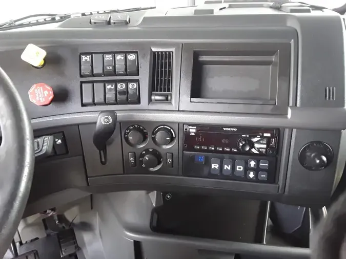 2020 VOLVO VNL64T-760