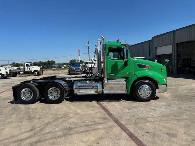 2017 PETERBILT 579