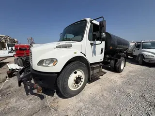 2006 FREIGHTLINER BUSINESS CLASS M2 106