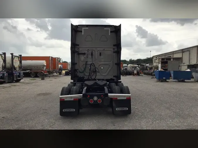2024 Freightliner Cascadia 126