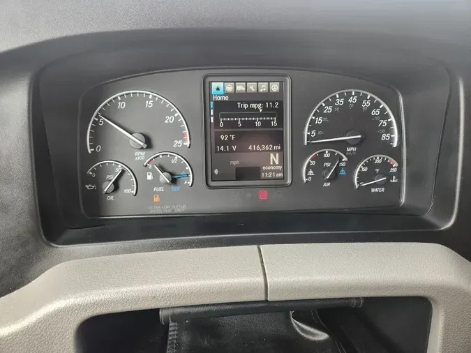 2021 FREIGHTLINER Cascadia 126