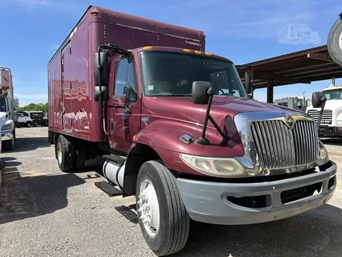 2012 INTERNATIONAL DURASTAR 4300