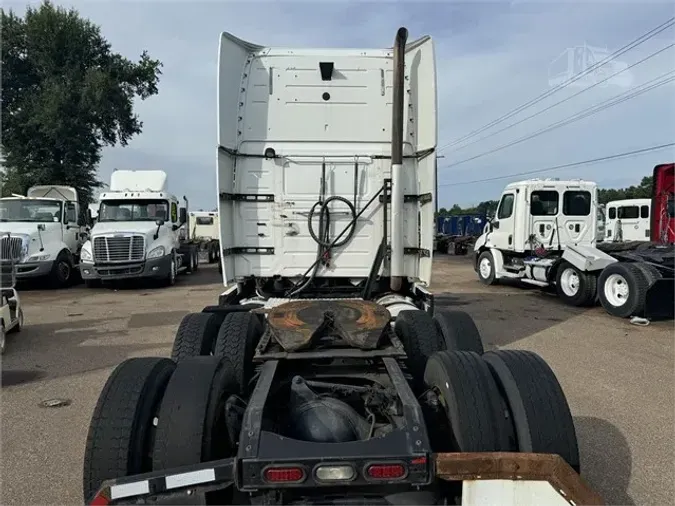 2016 VOLVO VNL64T670