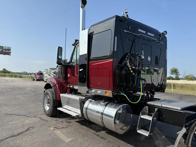 2027 International HX520 SLEEPER783e980f0a9983e8dee957927a954530