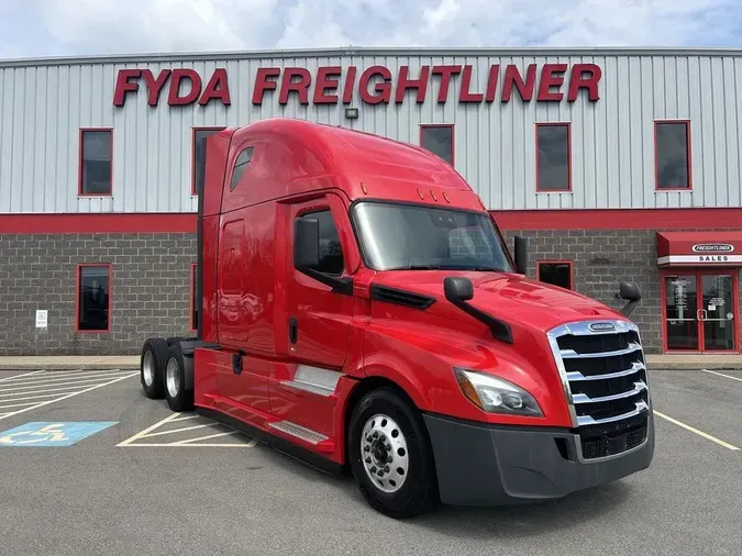 2022 Freightliner CASCADIA 126