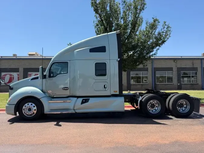 2021 KENWORTH T680