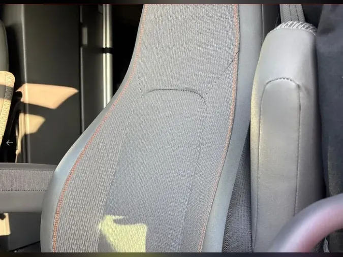 2025 VOLVO VNL64T860784193dad8dd1eef940df60adfe30489