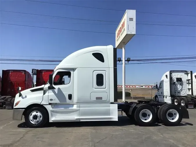 2020 FREIGHTLINER CA126