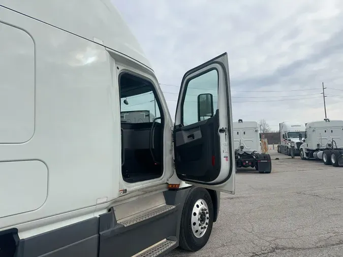 2020 Freightliner Cascadia