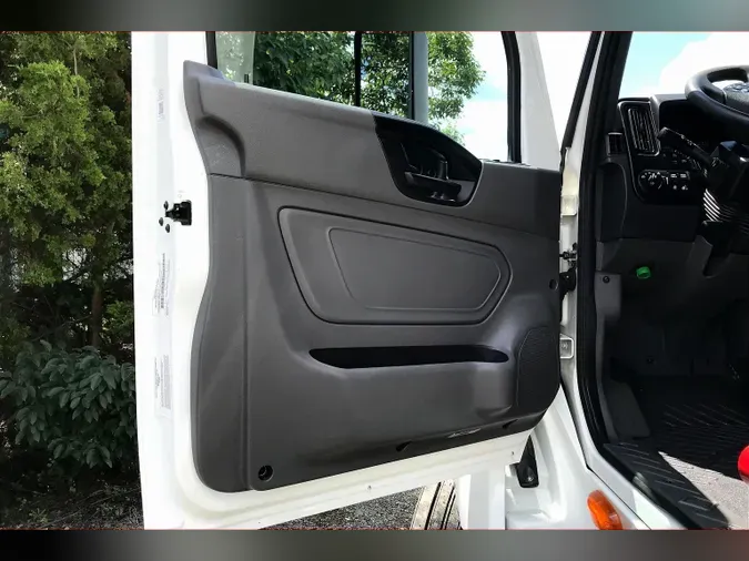 2022 INT LT625 6x4