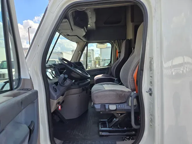 2020 FREIGHTLINER/MERCEDES CASCADIA 125