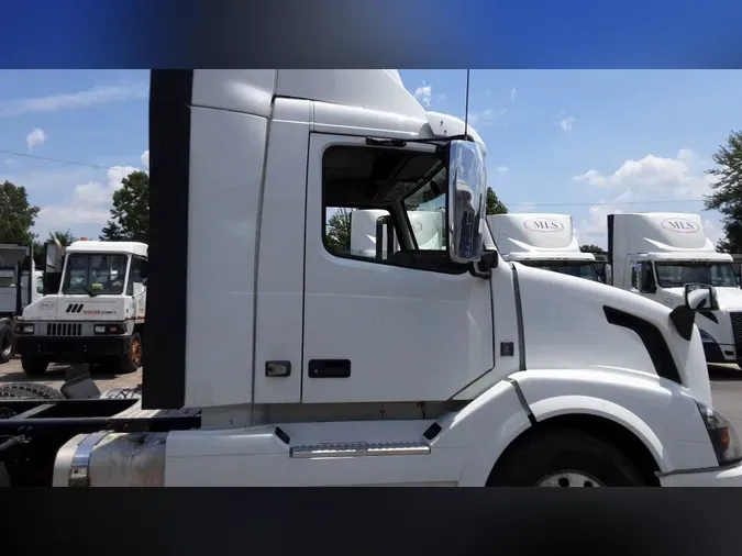 2018 Volvo VNL300