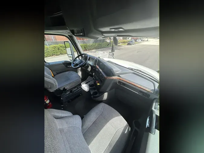 2022 International LT625