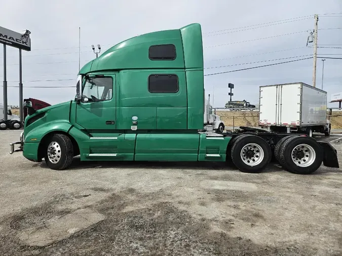 2020 VOLVO VNL64T860