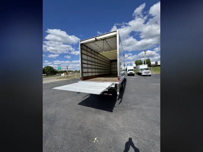 2018 Freightliner Business Class M2 106