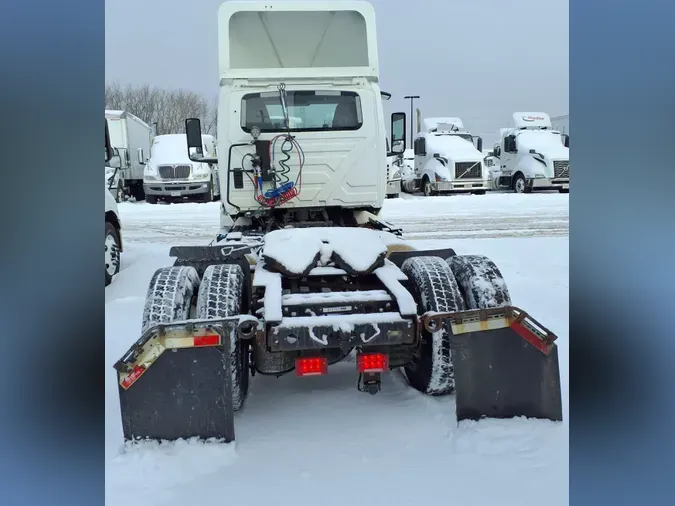 2019 NAVISTAR INTERNATIONAL RH613 DAYCAB S/A