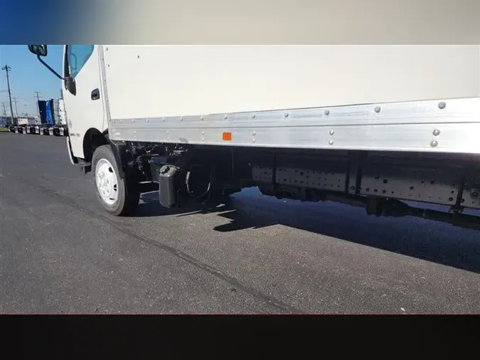 2019 HINO 195