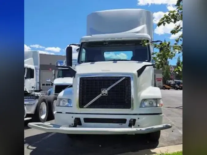 2016 Volvo VNM64T