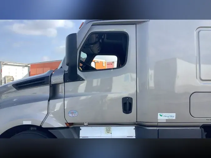 2024 Freightliner Cascadia 126