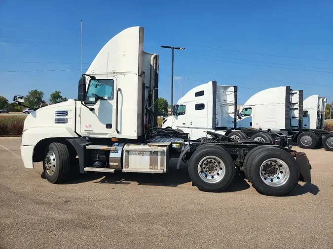 2021 MACK Anthem AN64T