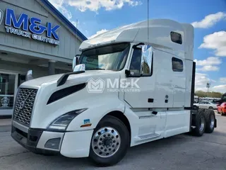 2023 VOLVO VNL64T760