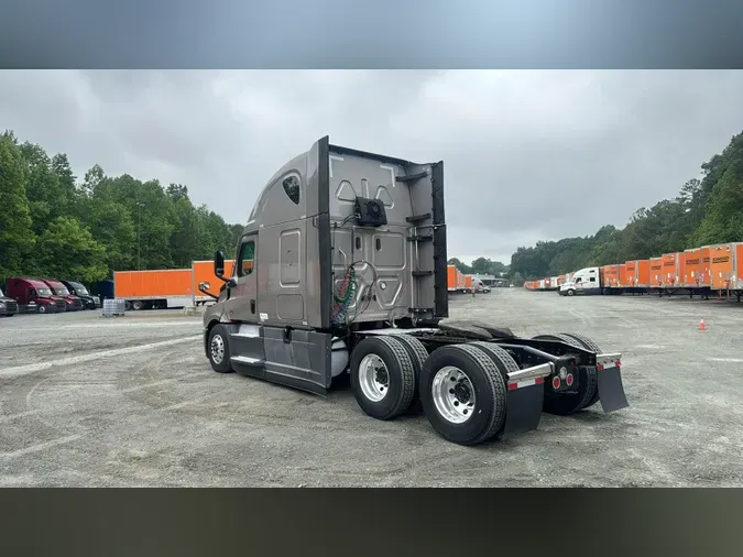 2022 Freightliner Cascadia 126