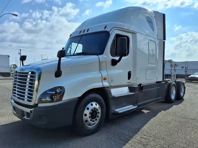 2019 FREIGHTLINER CASCADIA 125786796382178b058e1df2f55f9fc39e9