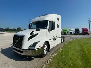 2020 VOLVO VNL64T760