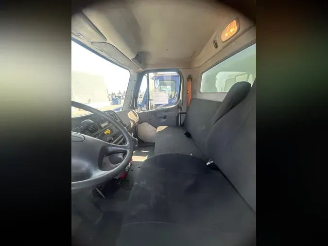2018 FREIGHTLINER M2 106