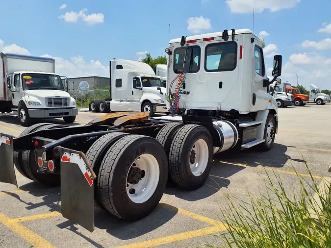2018 FREIGHTLINER/MERCEDES CASCADIA 113