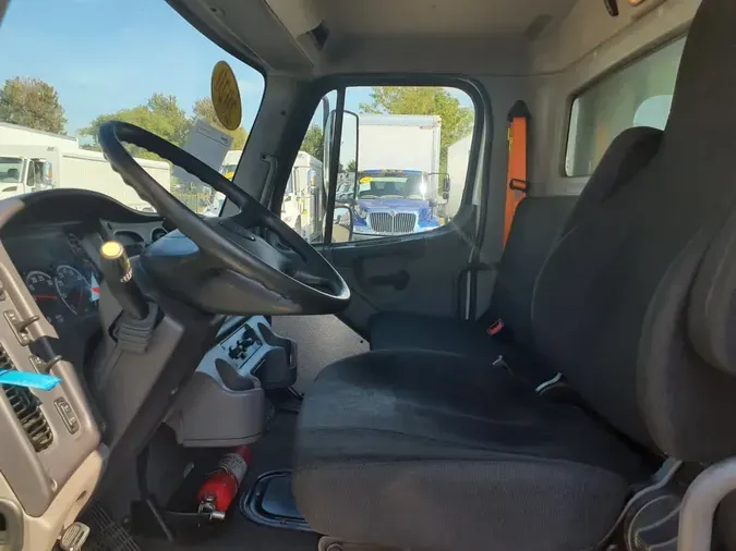 2020 FREIGHTLINER/MERCEDES M2 106