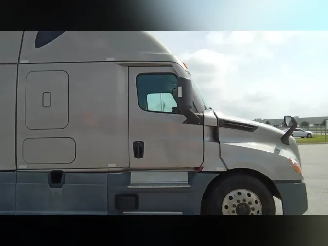 2023 Freightliner Cascadia 126