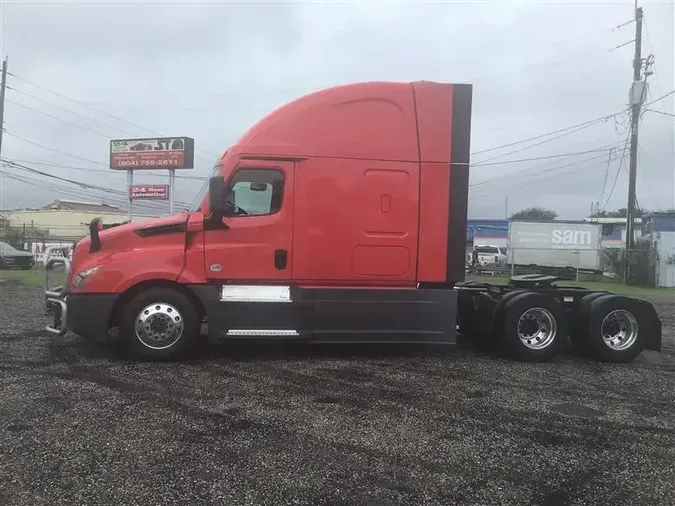 2021 FREIGHTLINER CASCADEVO1