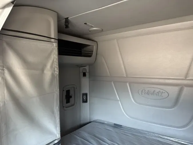2023 Peterbilt 579