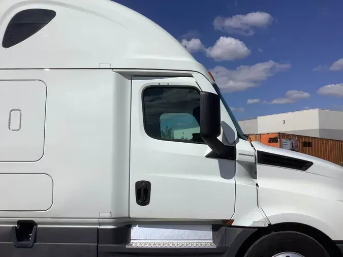 2022 Freightliner Cascadia 126