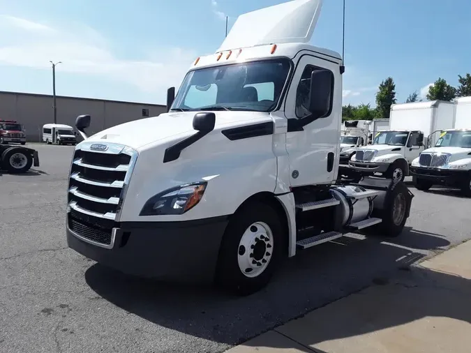 2020 FREIGHTLINER/MERCEDES NEW CASCADIA 126787c935acf5f8fa68f92f02ffcea6028