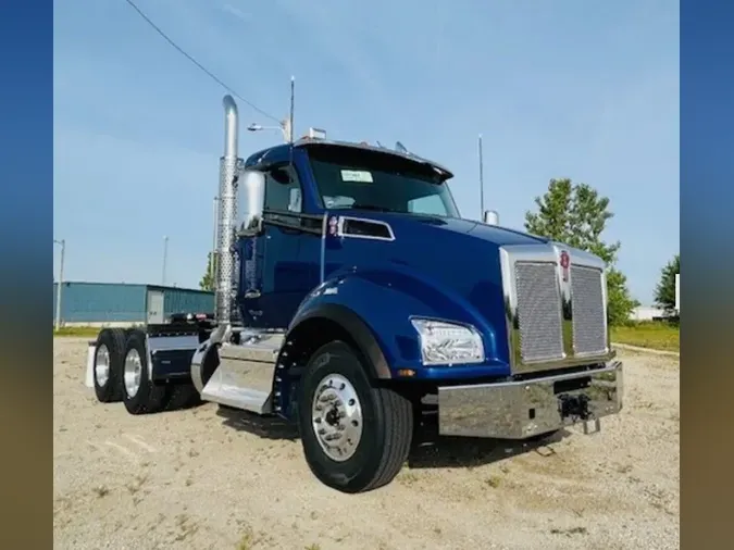 2025 Kenworth T880