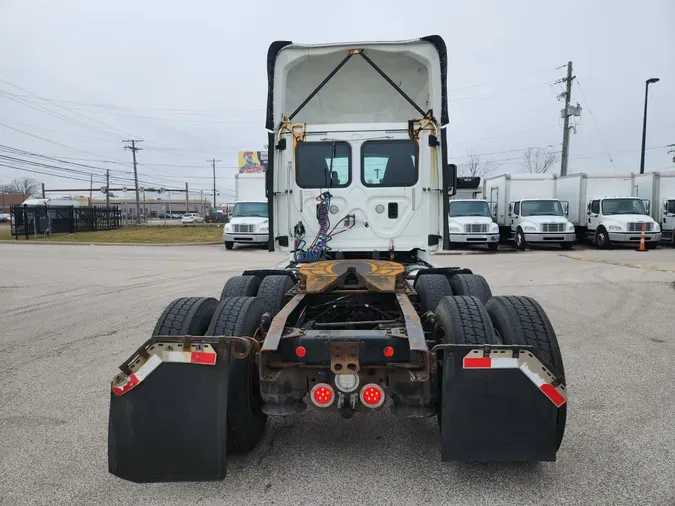 2017 FREIGHTLINER/MERCEDES CASCADIA 125